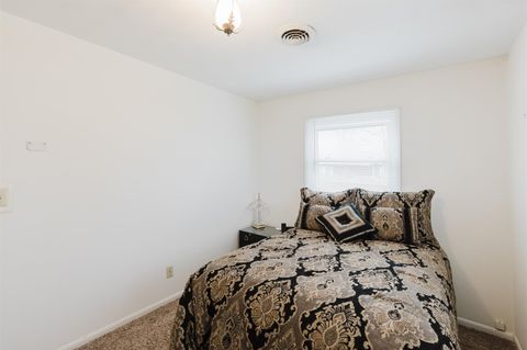 Tiny photo for 15100 Moellers Road, Marion, IL 62959 (MLS # 100000300)