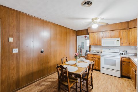 Tiny photo for 15100 Moellers Road, Marion, IL 62959 (MLS # 100000300)