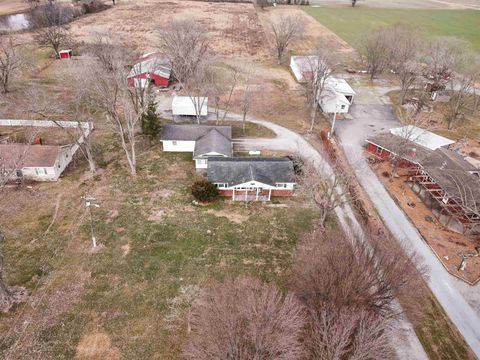 Tiny photo for 15100 Moellers Road, Marion, IL 62959 (MLS # 100000300)