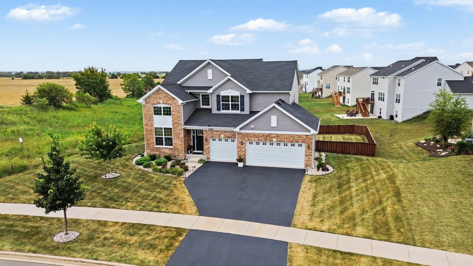 2221 Country Hills Drive
