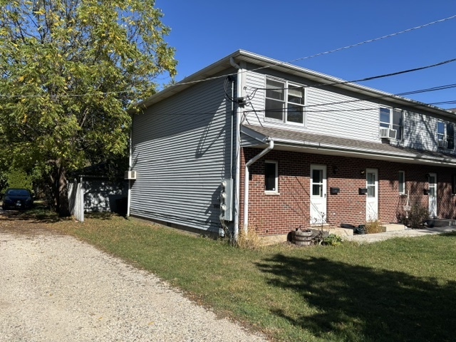 322 W Railroad Street 3