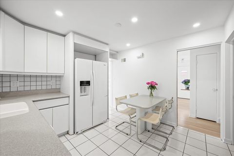 Tiny photo for 7012 N Kenton Avenue, Lincolnwood, IL 60712 (MLS # 12612367)