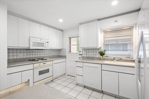 Tiny photo for 7012 N Kenton Avenue, Lincolnwood, IL 60712 (MLS # 12612367)