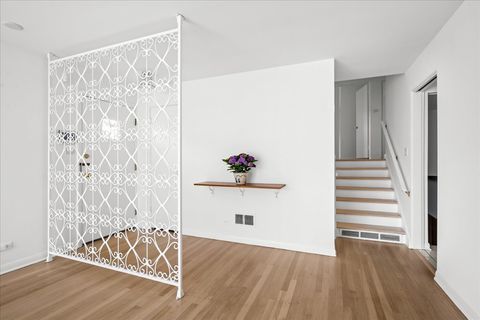 Tiny photo for 7012 N Kenton Avenue, Lincolnwood, IL 60712 (MLS # 12612367)