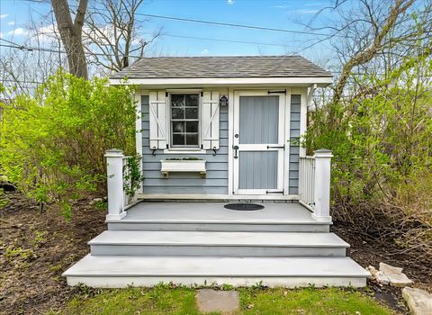 Tiny photo for 7012 N Kenton Avenue, Lincolnwood, IL 60712 (MLS # 12612367)