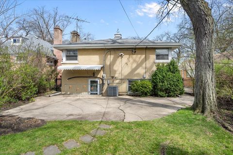 Tiny photo for 7012 N Kenton Avenue, Lincolnwood, IL 60712 (MLS # 12612367)