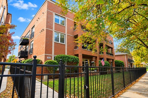 Photo of 5533 W Higgins Avenue #304, Chicago, IL 60630 (MLS # 12795746)