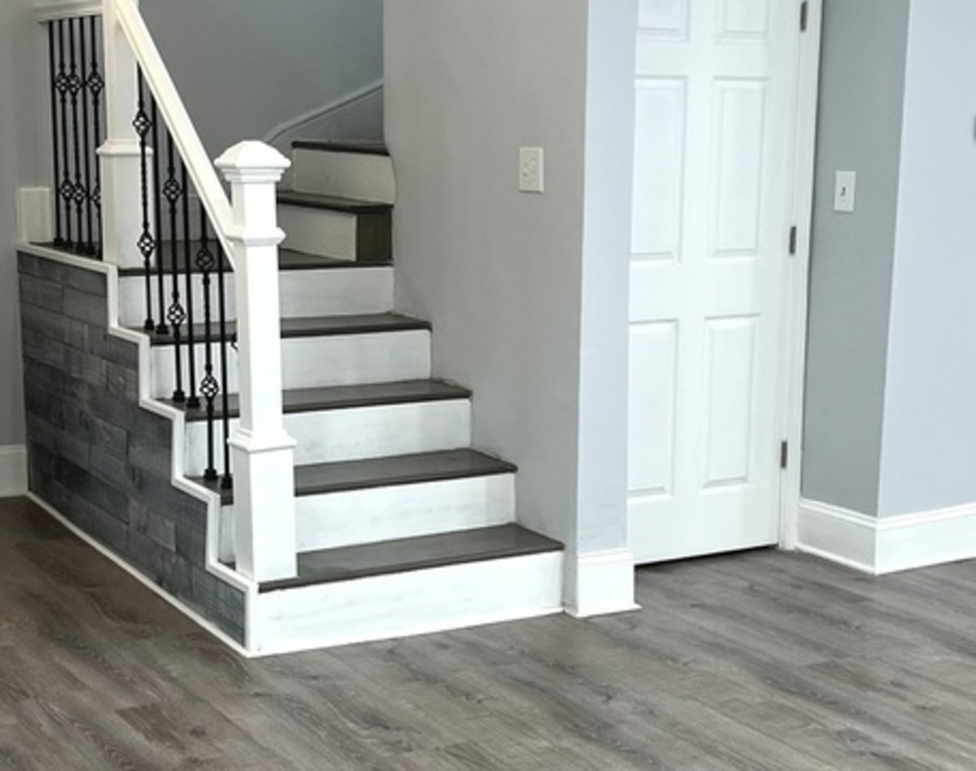 2627 E 74th Place