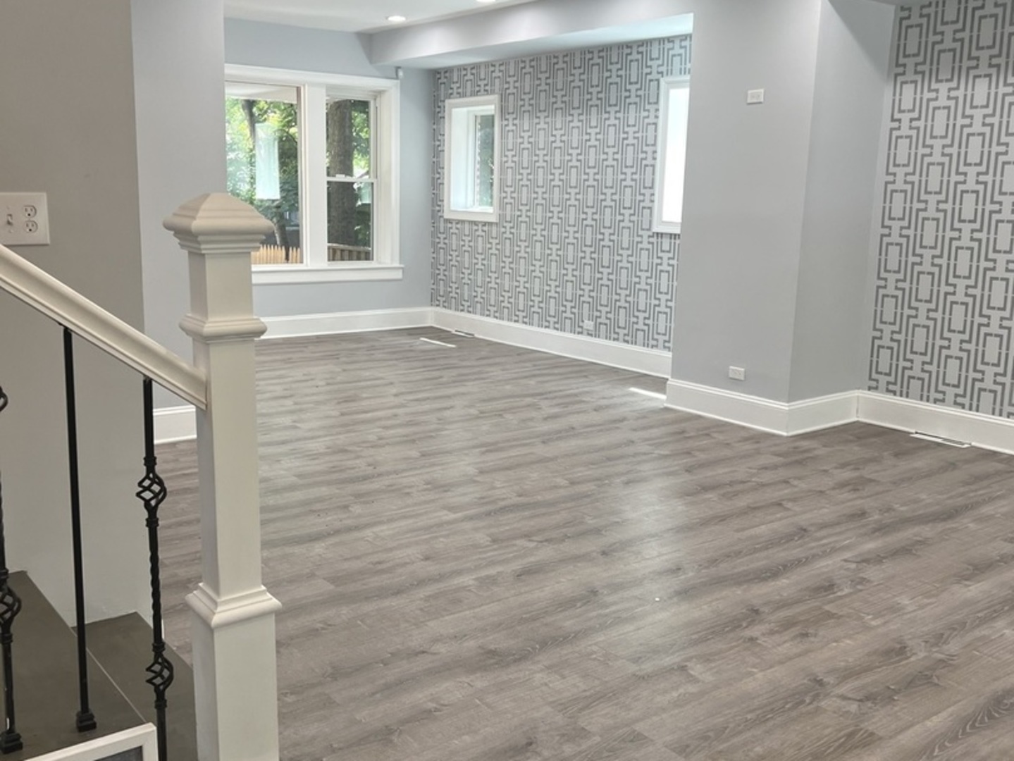 2627 E 74th Place