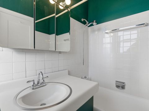 Tiny photo for 5000 S Cornell Avenue #20A, Chicago, IL 60615 (MLS # 12592212)