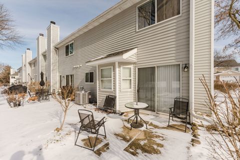 Tiny photo for 122 Brittany Drive, Streamwood, IL 60107 (MLS # 12552887)