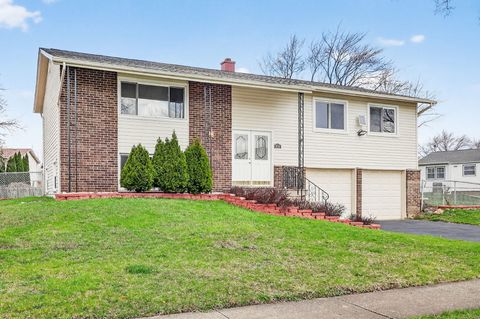 Tiny photo for 1432 James Way, Elk Grove Village, IL 60007 (MLS # 12612550)