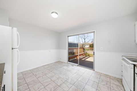 Tiny photo for 1432 James Way, Elk Grove Village, IL 60007 (MLS # 12612550)