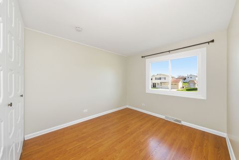 Tiny photo for 1432 James Way, Elk Grove Village, IL 60007 (MLS # 12612550)