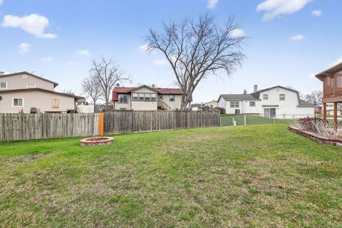 Tiny photo for 1432 James Way, Elk Grove Village, IL 60007 (MLS # 12612550)