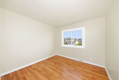 Tiny photo for 1432 James Way, Elk Grove Village, IL 60007 (MLS # 12612550)