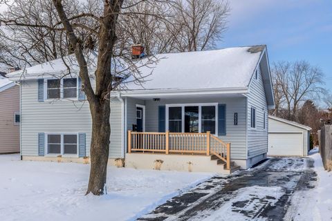 Photo of 5504 Lyman Avenue, Downers Grove, IL 60516 (MLS # 12554397)