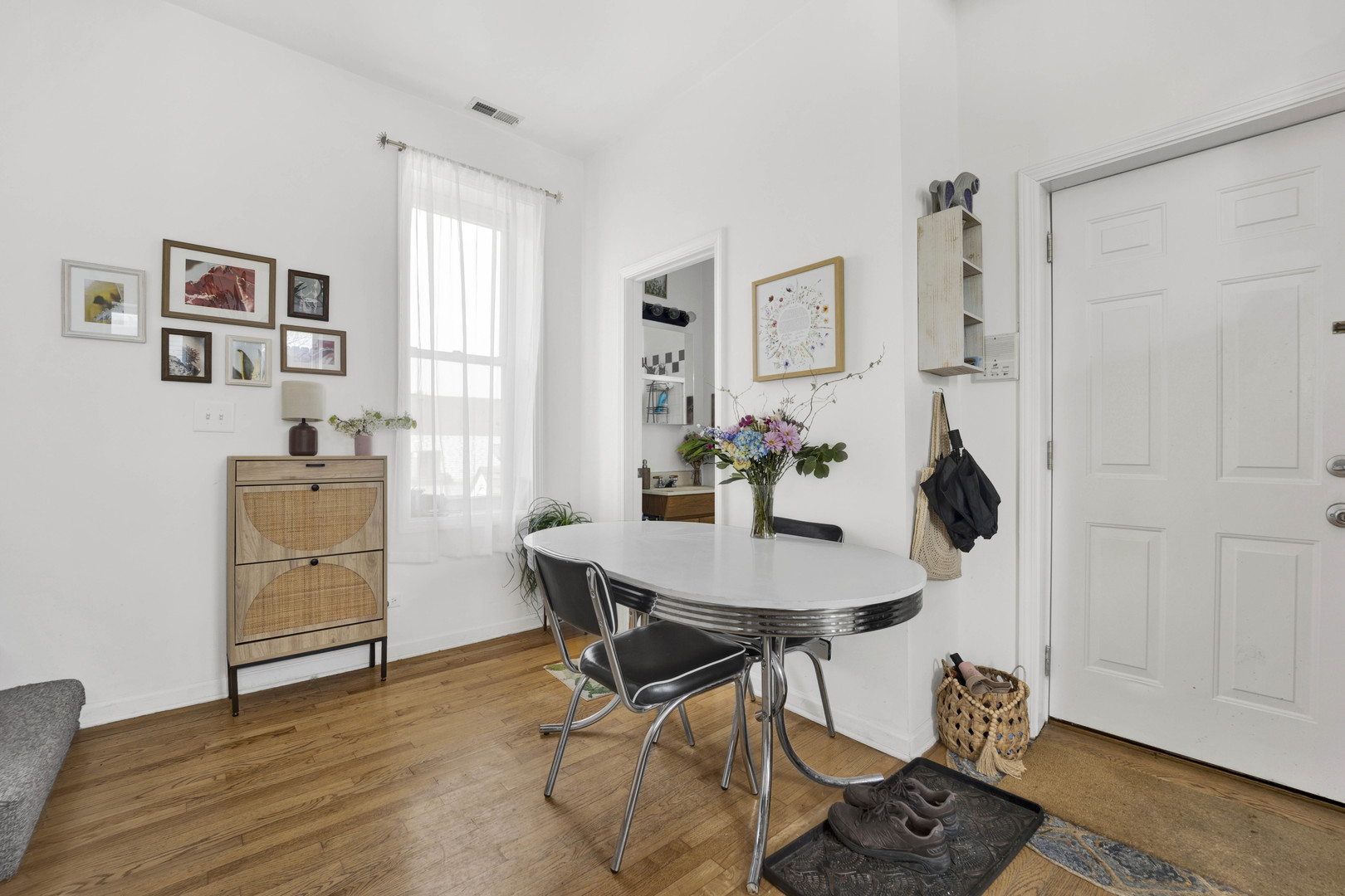 1903 W Dickens Avenue 3R