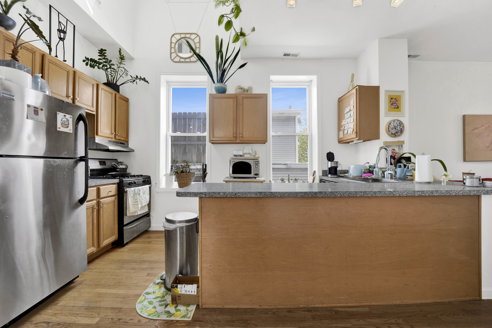 1903 W Dickens Avenue 3R