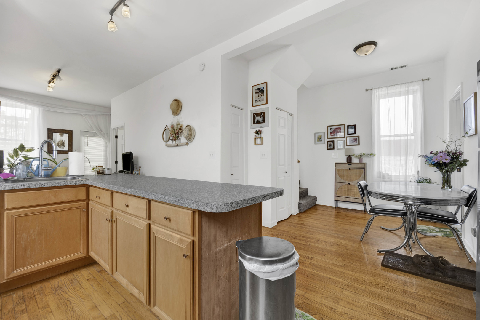 1903 W Dickens Avenue 3R