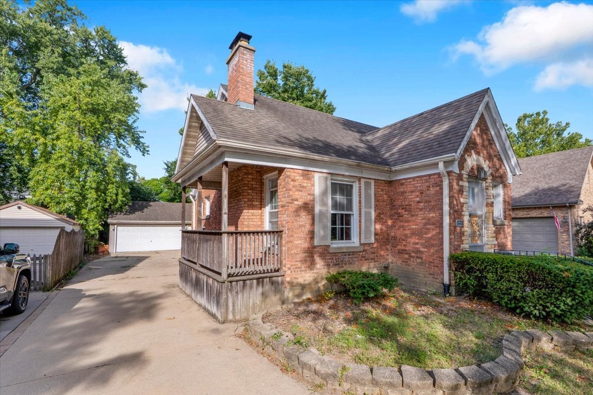 4328 Wolf Road