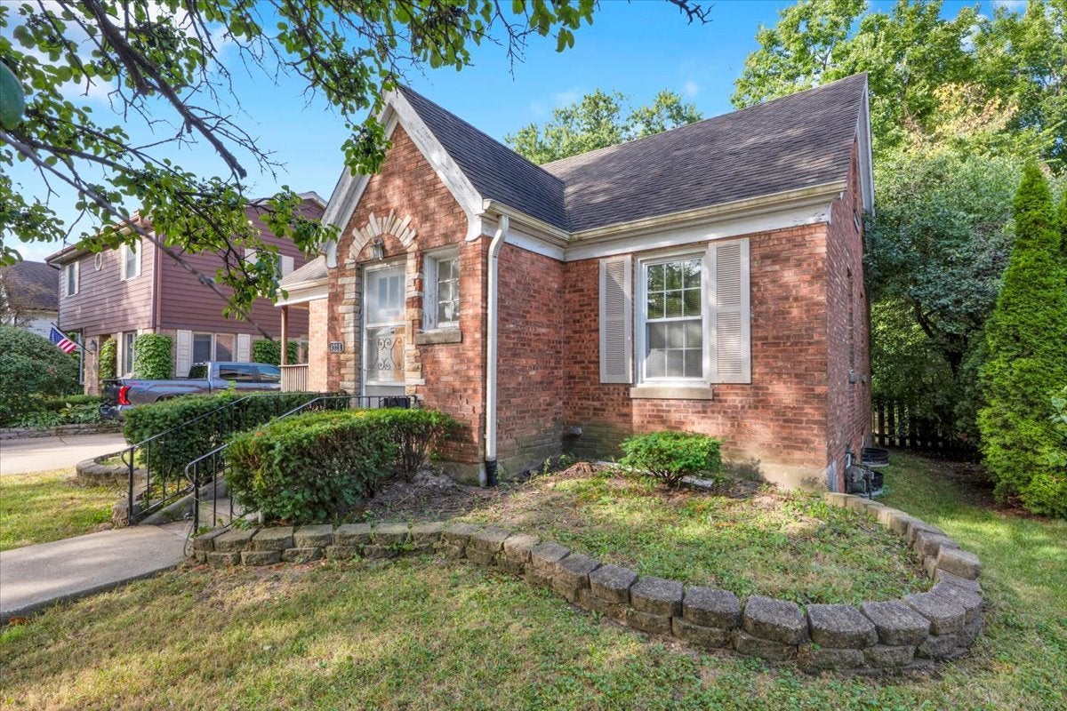 4328 Wolf Road