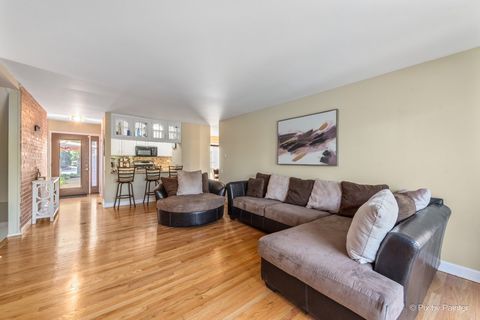 Tiny photo for 1104 FLORIMOND Drive #1104, Elgin, IL 60123 (MLS # 12549704)