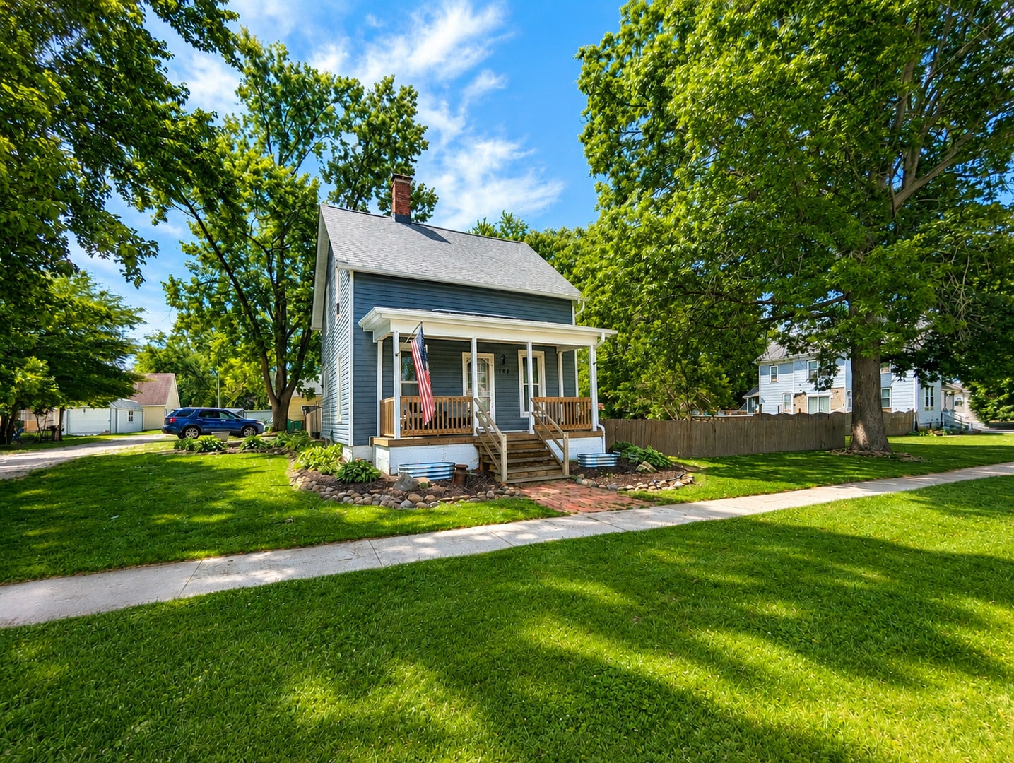144 W Lincoln Street