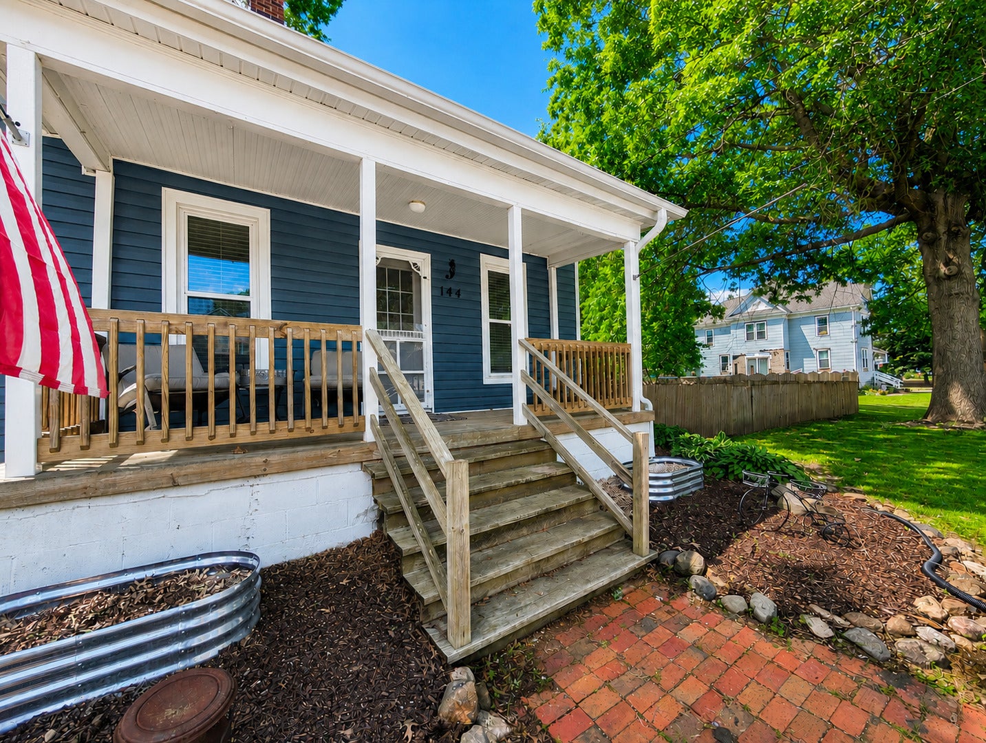 144 W Lincoln Street