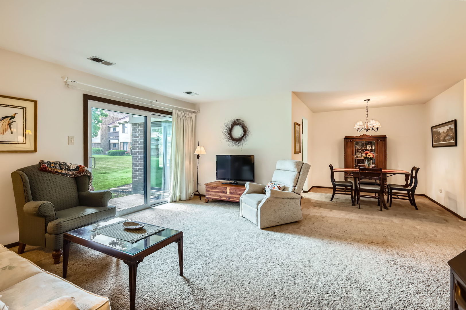 905 E Kings Row 1