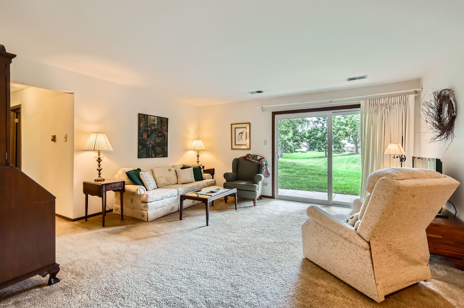 905 E Kings Row 1