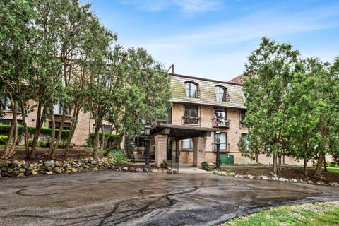Photo of 600 W Russell Street #309, Barrington, IL 60010 (MLS # 12720893)