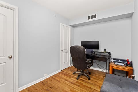 Tiny photo for 600 W Russell Street #309, Barrington, IL 60010 (MLS # 12720893)