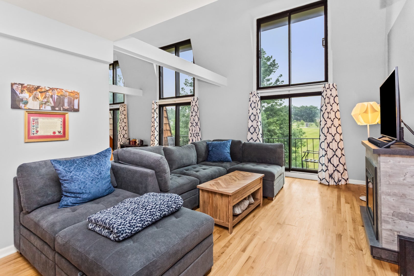 600 W Russell Street 309