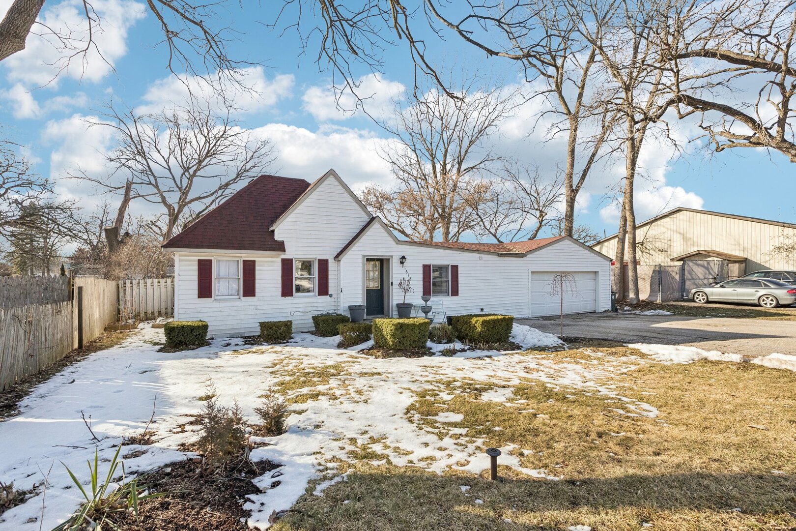 1618 Round Lake Drive