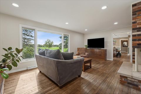 Tiny photo for 14 Golfview Lane, Lake Barrington, IL 60010 (MLS # 12473757)