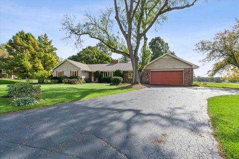 Tiny photo for 14 Golfview Lane, Lake Barrington, IL 60010 (MLS # 12473757)