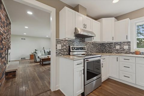 Tiny photo for 14 Golfview Lane, Lake Barrington, IL 60010 (MLS # 12473757)