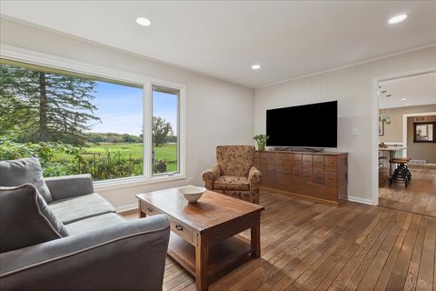 Tiny photo for 14 Golfview Lane, Lake Barrington, IL 60010 (MLS # 12473757)