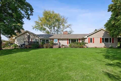 Tiny photo for 14 Golfview Lane, Lake Barrington, IL 60010 (MLS # 12473757)