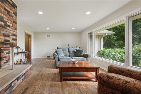 Tiny photo for 14 Golfview Lane, Lake Barrington, IL 60010 (MLS # 12473757)