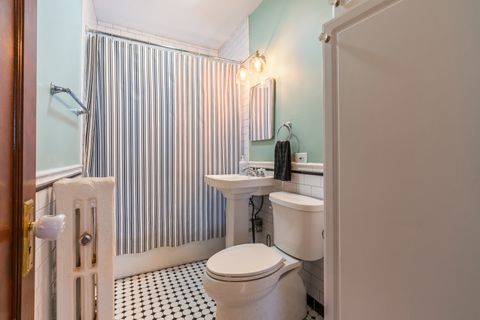 Tiny photo for 721 Hinman Avenue #2W, Evanston, IL 60202 (MLS # 12593018)