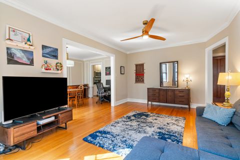 Tiny photo for 721 Hinman Avenue #2W, Evanston, IL 60202 (MLS # 12593018)
