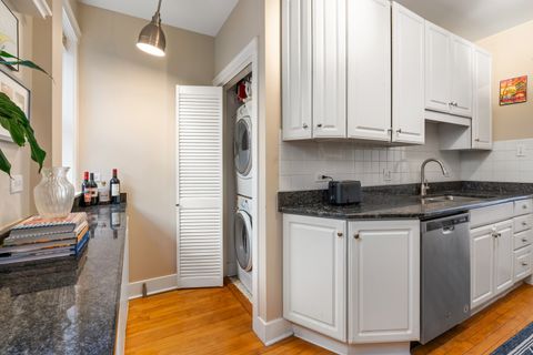 Tiny photo for 721 Hinman Avenue #2W, Evanston, IL 60202 (MLS # 12593018)