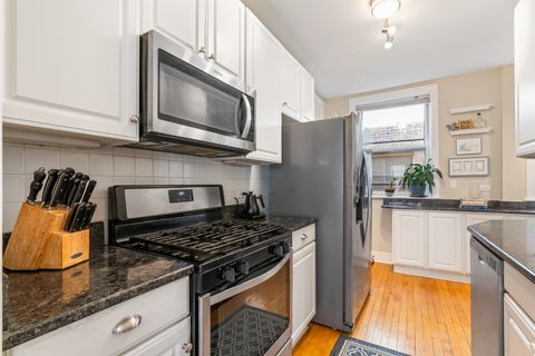 Tiny photo for 721 Hinman Avenue #2W, Evanston, IL 60202 (MLS # 12593018)