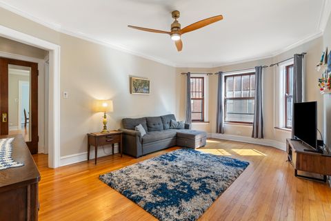 Tiny photo for 721 Hinman Avenue #2W, Evanston, IL 60202 (MLS # 12593018)
