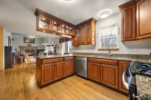 Tiny photo for 33 Forestview Lane, Aurora, IL 60502 (MLS # 12182192)