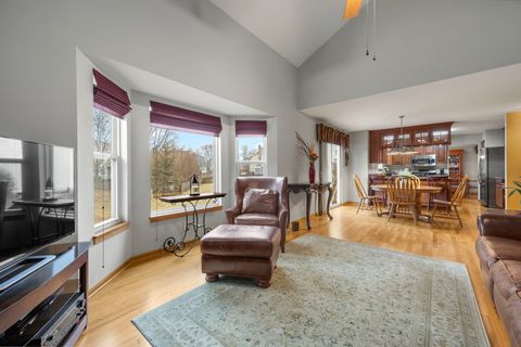 Tiny photo for 33 Forestview Lane, Aurora, IL 60502 (MLS # 12182192)