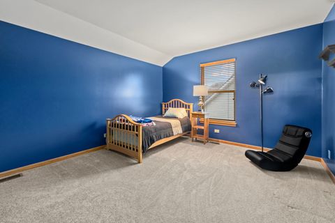 Tiny photo for 33 Forestview Lane, Aurora, IL 60502 (MLS # 12182192)