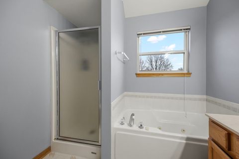 Tiny photo for 33 Forestview Lane, Aurora, IL 60502 (MLS # 12182192)